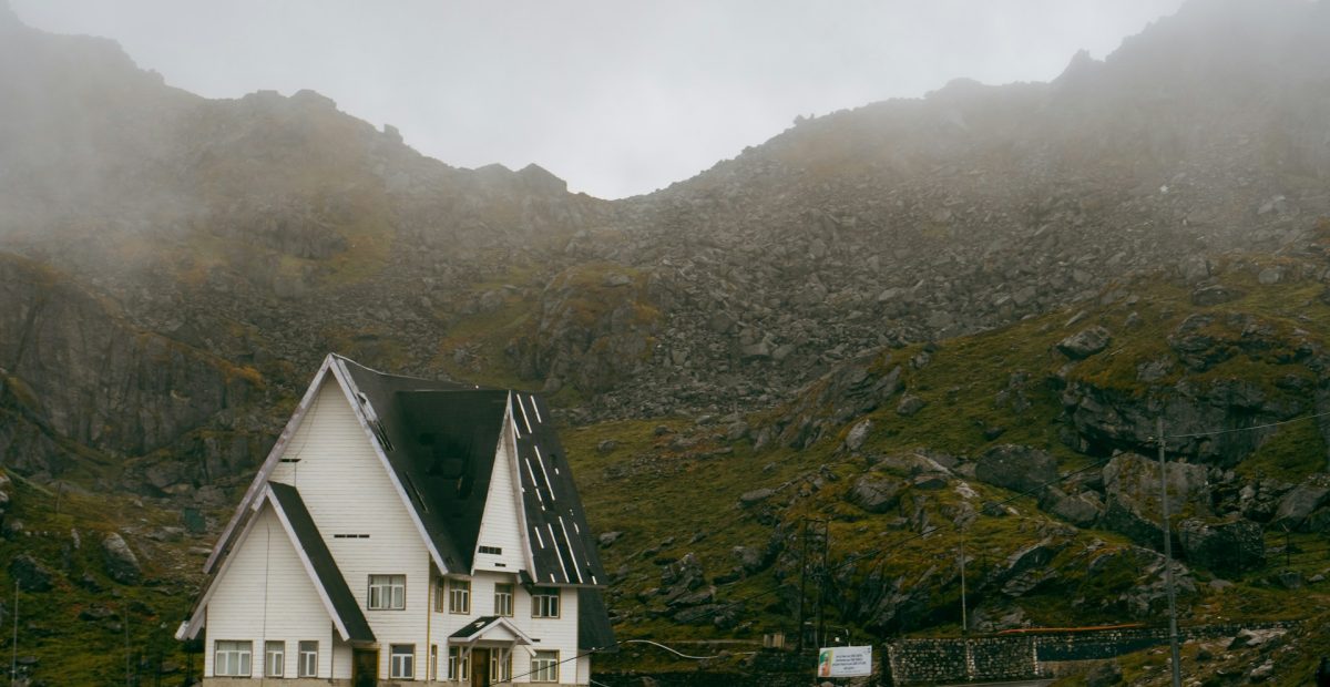 aakash-goel-76esIK3zCe0-unsplash