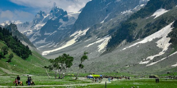 yasser-mir-WSOE5jOtJY4-unsplash